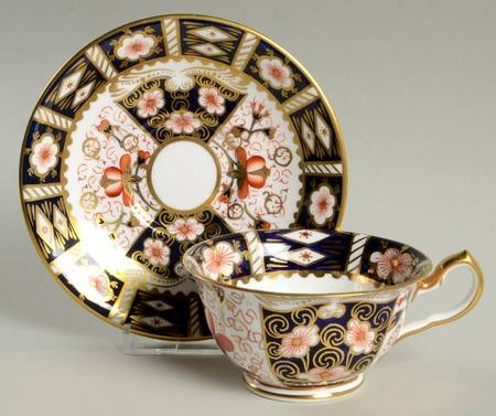 Traditional Imari Footed Cup & Saucer Set