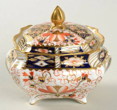 Traditional Imari Square Box & Lid