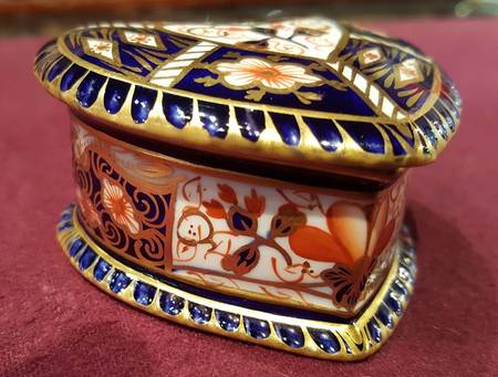 Traditional Imari Small Heart Shape Box & Lid