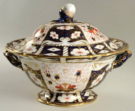 Traditional Imari Tureen & Lid
