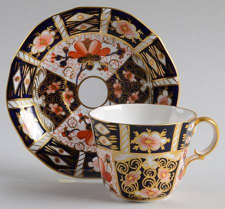 Traditional Imari Flat Cup & Saucer Set