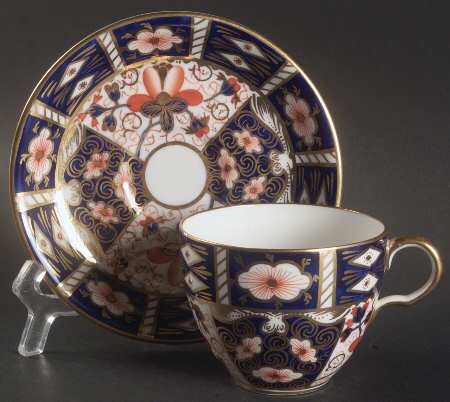 Traditional Imari Flat Cup & Saucer Set