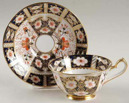 Traditional Imari Footed Cup & Saucer Set