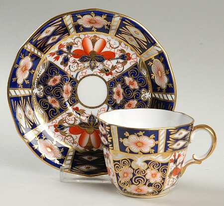 Traditional Imari Footed Cup & Saucer Set