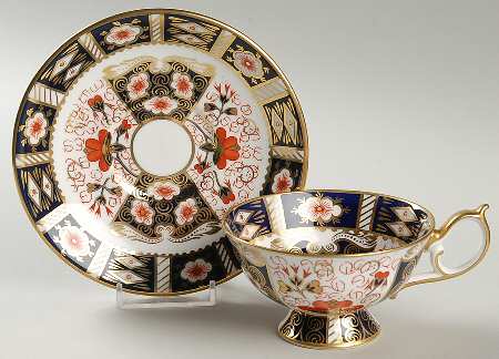 Traditional Imari Footed Cup & Saucer Set