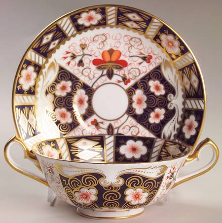 Traditional Imari Footed Cream Soup Bowl & Saucer Set