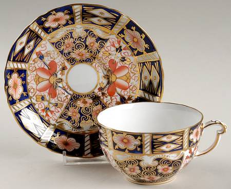 Traditional Imari Flat Cup & Saucer Set