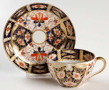 Traditional Imari Flat Cup & Saucer Set