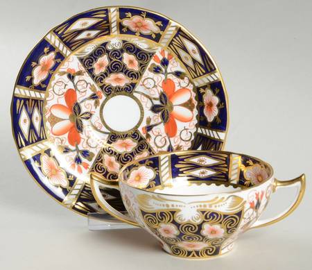 Traditional Imari Flat Bouillon Cup & Saucer