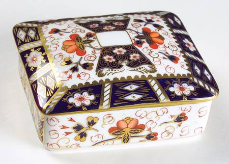 Traditional Imari Cigarette Box & Lid