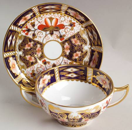 Traditional Imari Flat Bouillon Cup & Saucer