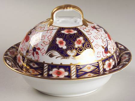 Traditional Imari Round Covered Butter