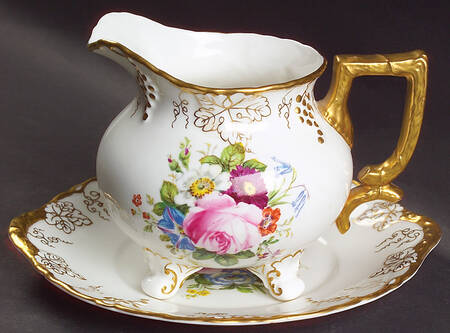Vine Garnett Center Round Gravy Boat & Underplate