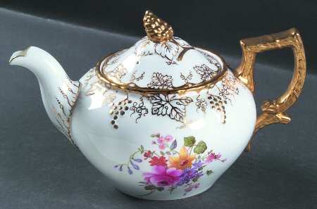 Vine (Posie Center) Teapot & Lid