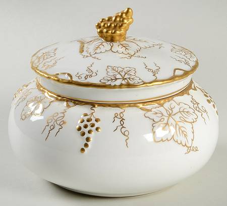 Vine Gold Puff Box & Lid