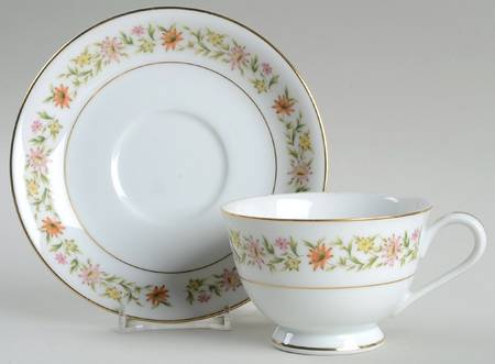 Michelle Footed Cup & Saucer Set