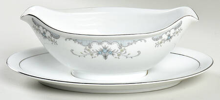 Riviera Gravy Boat with Attached Underplate