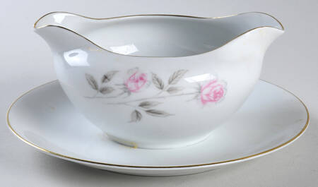 Fantasia Gravy Boat with Attached Underplate