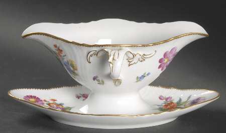 Saxon Flower (4) Gravy Boat with Attached Underplate