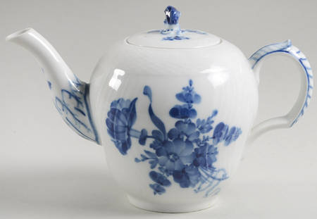Blue Flowers Curved) Mini Teapot & Lid