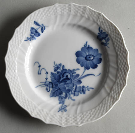 Blue Flowers Curved) Bread & Butter Plate