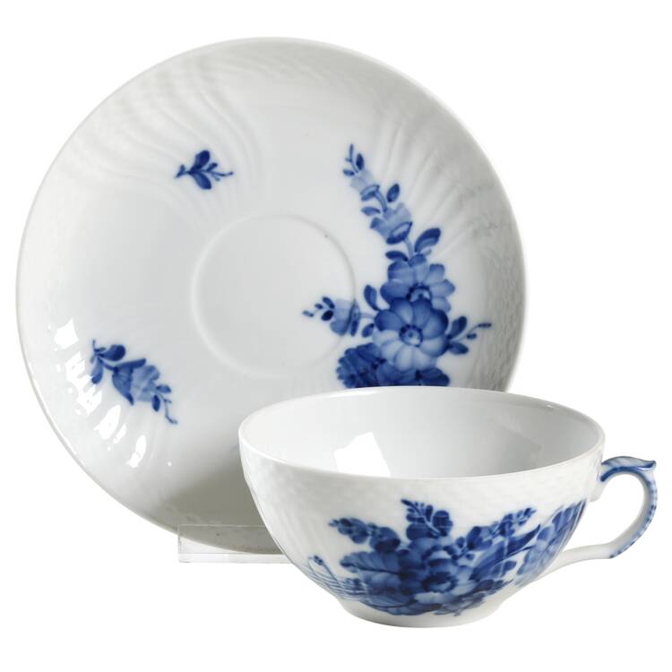 Blue Flowers Curved) Flat Cup & Saucer Set