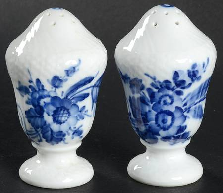 Blue Flowers Curved) Salt & Pepper Set