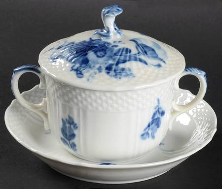 Blue Flowers Curved) Flat Bouillon Cup and Saucer with Lid