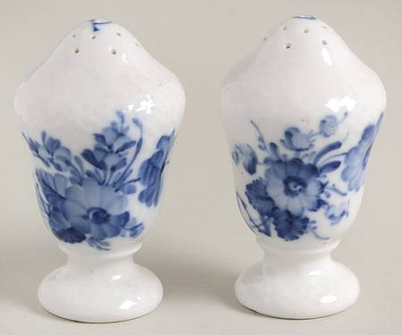 Blue Flowers Curved) Salt & Pepper Set