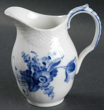 Blue Flowers Curved) Creamer