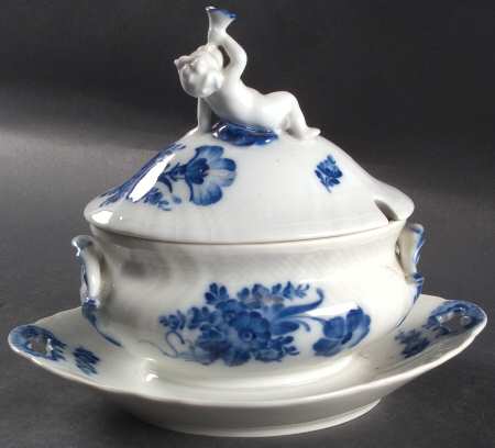 Blue Flowers Curved) Sauce Boat with Attached Underplate & Lid