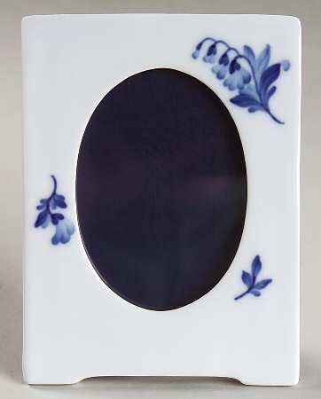 Blue Flowers Curved) 4" Picture Frame