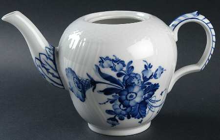 Blue Flowers Curved) Teapot No Lid