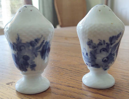 Blue Flowers Braided Pepper Shaker