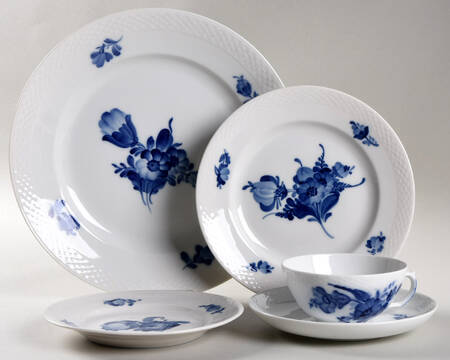 Blue Flowers Braided 40 Piece Estate Set