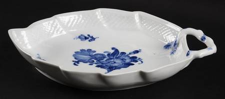 Blue Flowers Braided Leaf Shape Pickle Dish