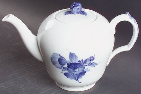 Blue Flowers Braided Teapot & Lid
