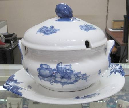 Blue Flowers Braided Tureen & Lid w/Underplate