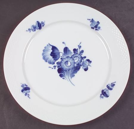 Blue Flowers Braided Dinner Plate