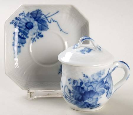 Blue Flowers Braided Custard & Saucer Set with Lid