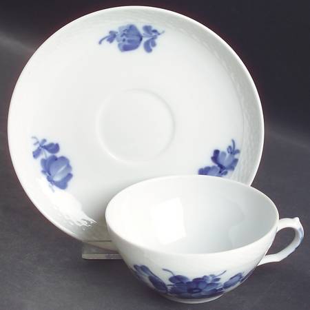 Blue Flowers Braided Flat Cup & Saucer Set