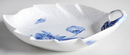 Blue Flowers Braided Leaf Shape Pickle Dish