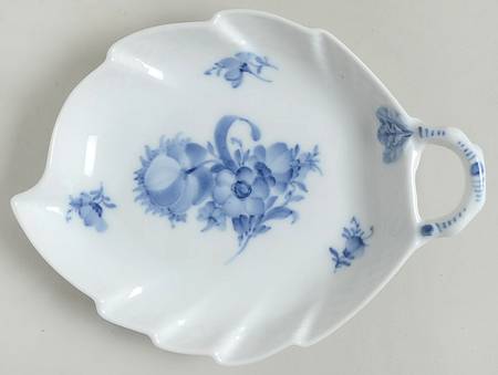 Blue Flowers Braided Leaf Shape Pickle Dish
