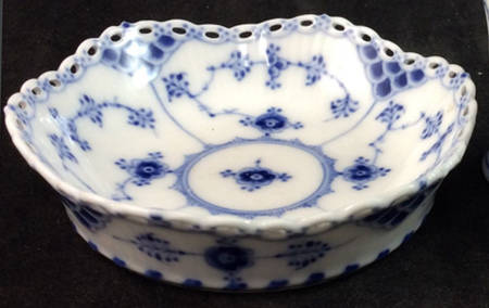 Blue Fluted Full Lace (No Trim) Salt Dip
