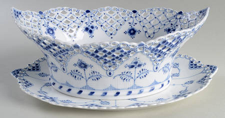 Blue Fluted Full Lace (No Trim) Oval Fruit Basket and Stand