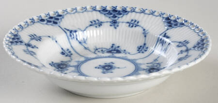 Blue Fluted Full Lace (No Trim) Rim Fruit/Dessert (Sauce) Bowl