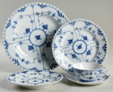 Blue Fluted Full Lace (No Trim) 40  Piece Estate Set