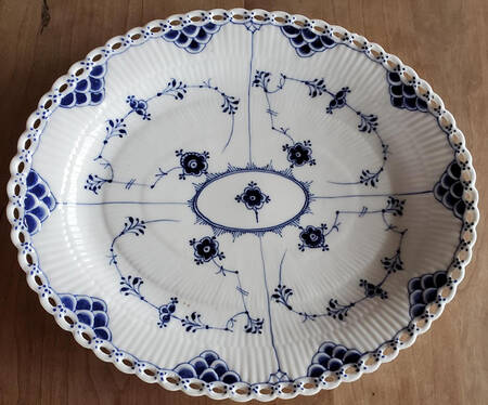 Blue Fluted Full Lace (No Trim) 10" Oval Serving Platter