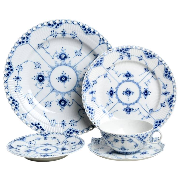 Blue Fluted Full Lace (No Trim) 40  Piece Estate Set