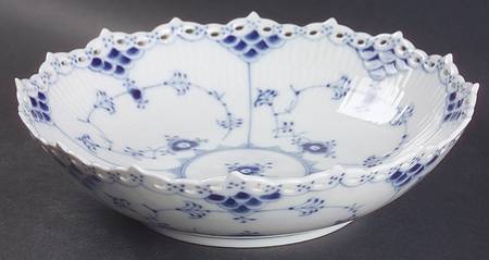 Blue Fluted Full Lace (No Trim) Cake Plate